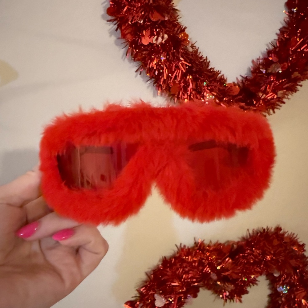 FUZZY LOVE SHADES - NEW - No Cancels